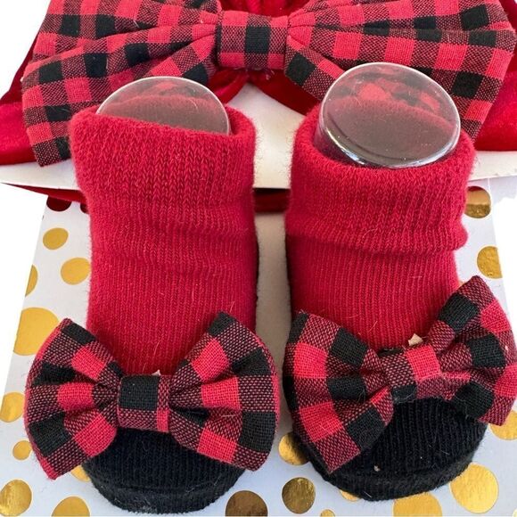 Little Me 0-12 Month Holiday Velvet Plaid Hat & Bootie Set NWT - Picture 4 of 8